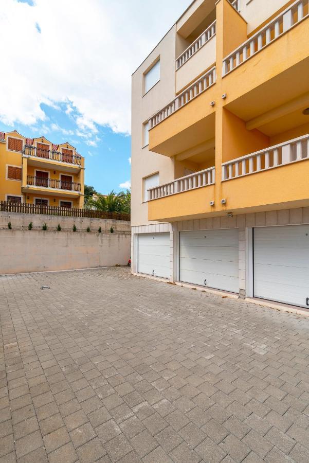 Apartment Angela โตรกีร์ ภายนอก รูปภาพ