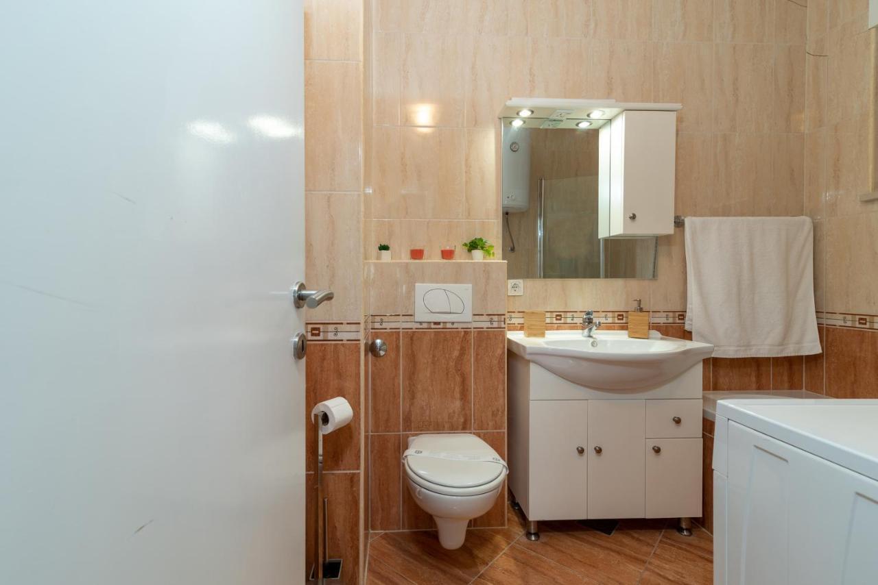 Apartment Angela โตรกีร์ ภายนอก รูปภาพ