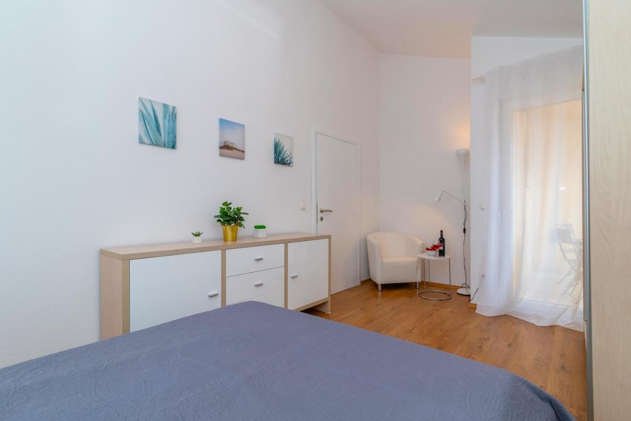 Apartment Angela โตรกีร์ ภายนอก รูปภาพ