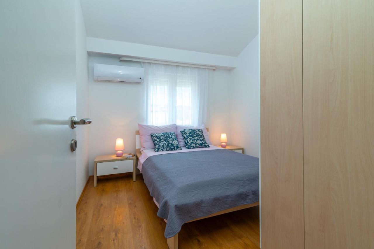 Apartment Angela โตรกีร์ ภายนอก รูปภาพ