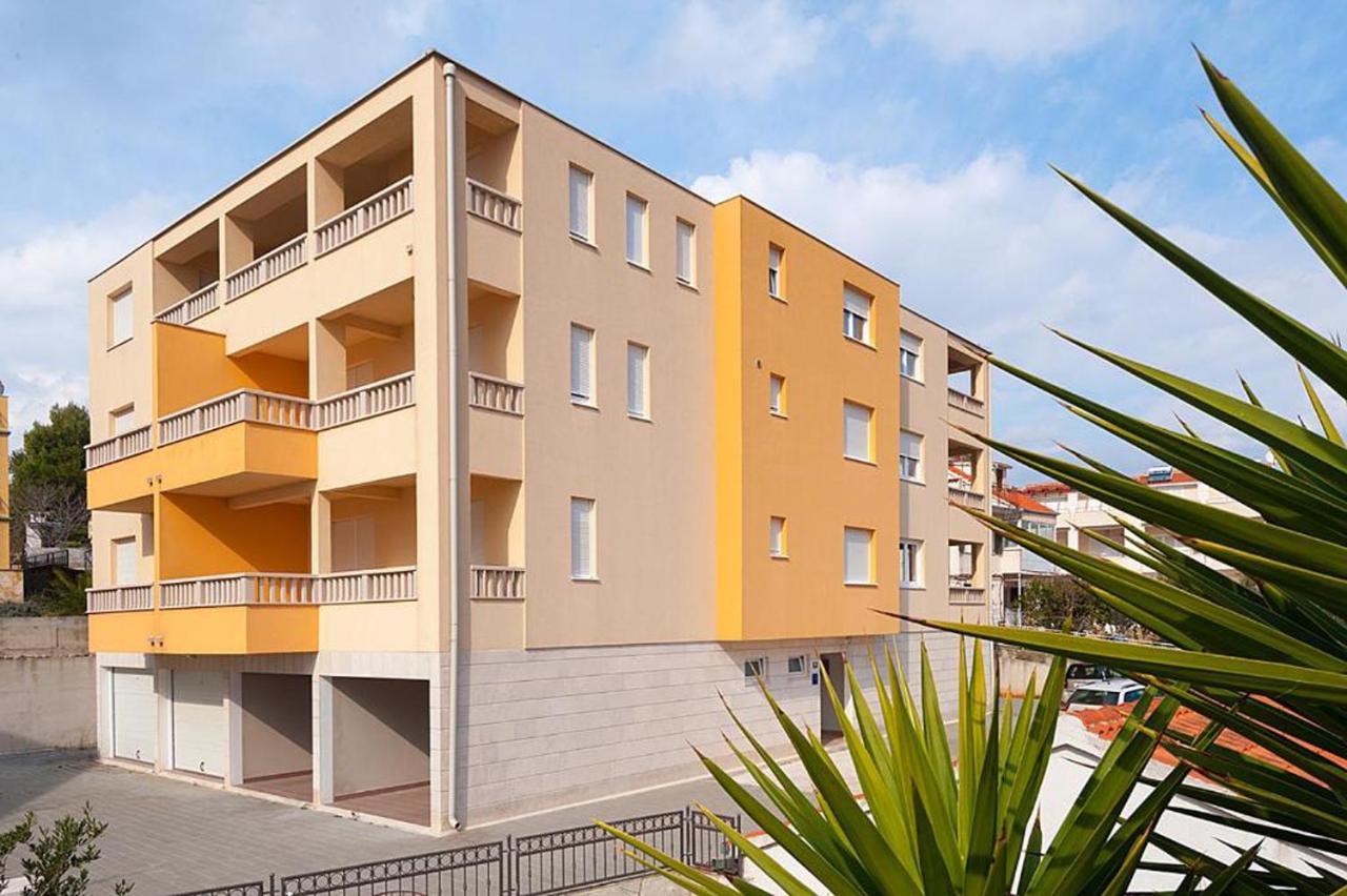 Apartment Angela โตรกีร์ ภายนอก รูปภาพ