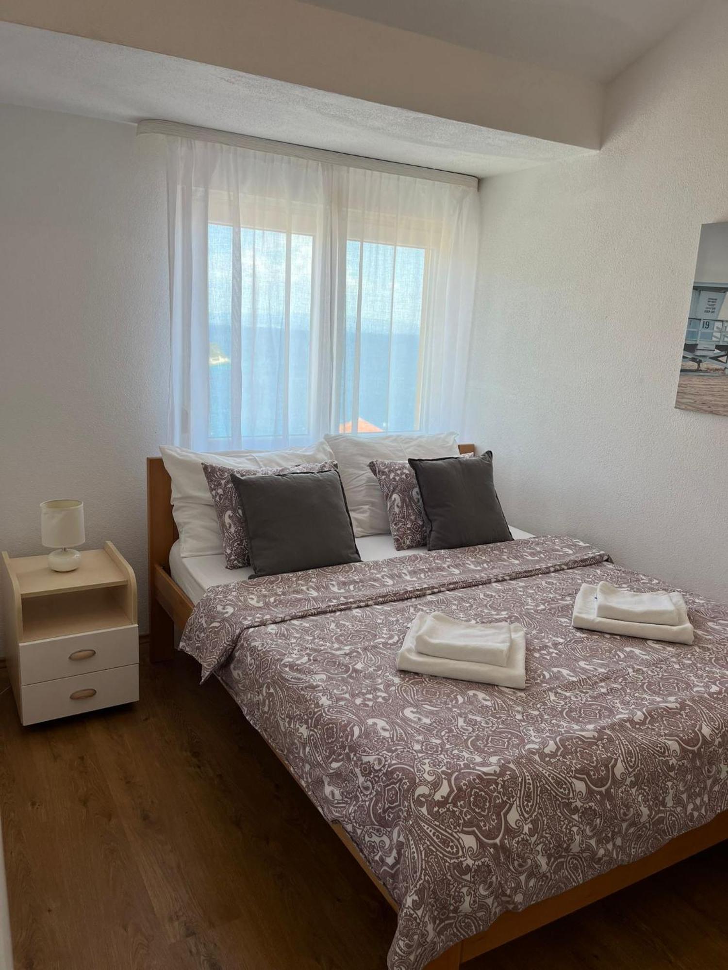 Apartment Angela โตรกีร์ ภายนอก รูปภาพ